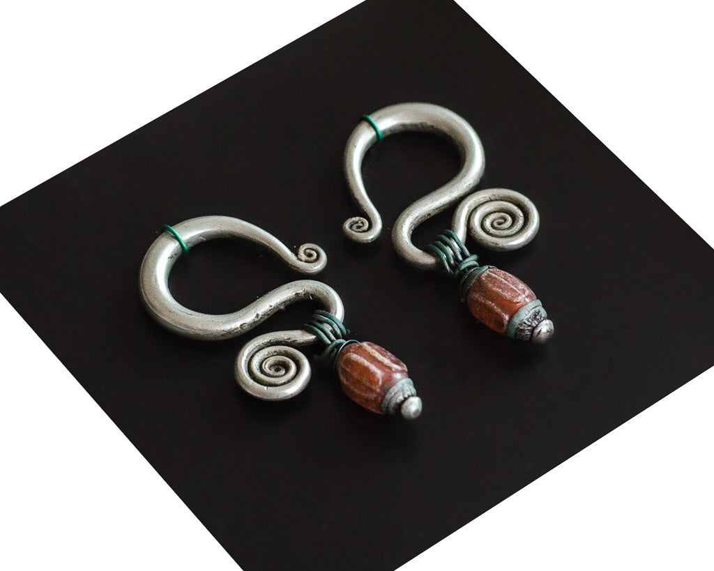 Authentieke Spiraalvormige Miao oorbellen - Unieke Etnische Juwelen